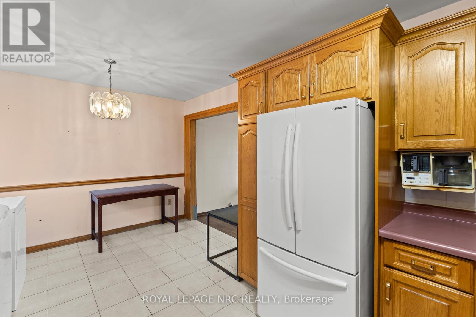 Main Floor - 16 Vanier Drive, Welland, Ontario L3B 1A2 - Photo 12 - X12553604