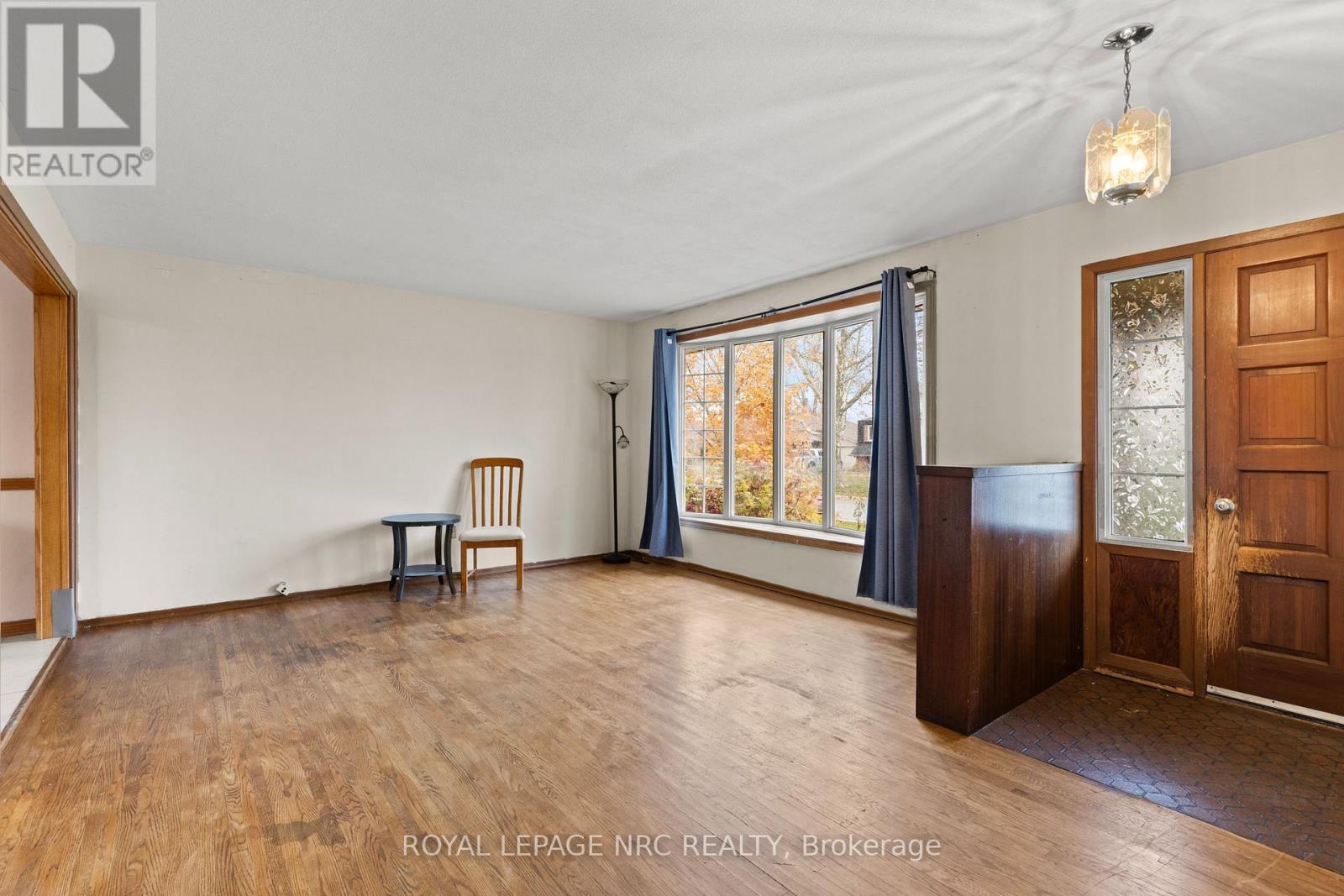 Main Floor - 16 Vanier Drive, Welland, Ontario L3B 1A2 - Photo 6 - X12553604