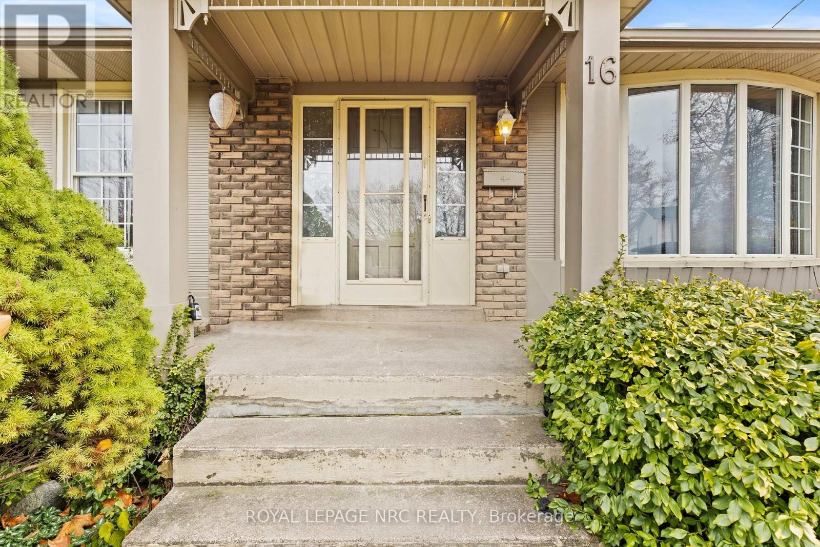 Main Floor - 16 Vanier Drive, Welland, Ontario L3B 1A2 - Photo 4 - X12553604