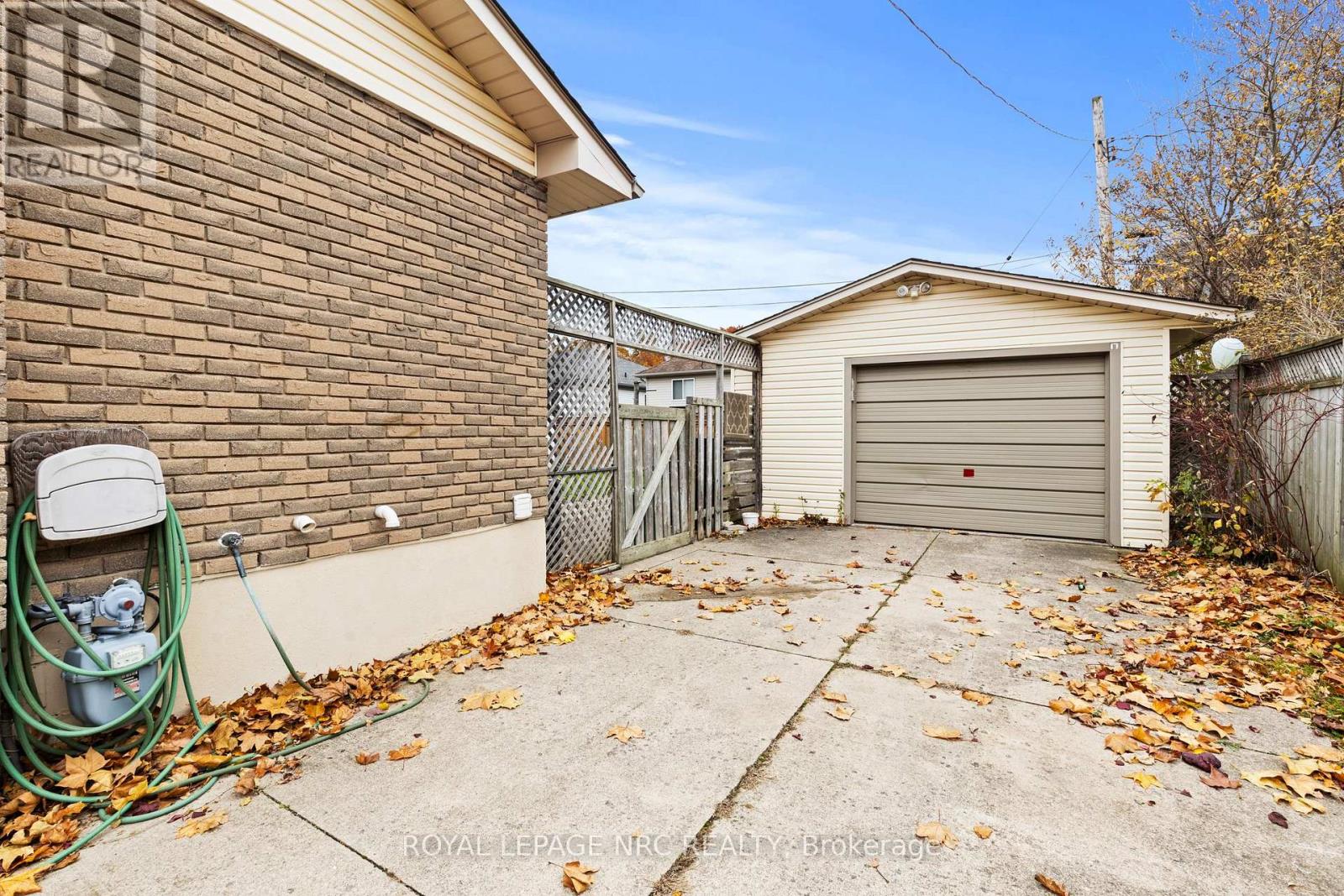 Main Floor - 16 Vanier Drive, Welland, Ontario L3B 1A2 - Photo 17 - X12553604