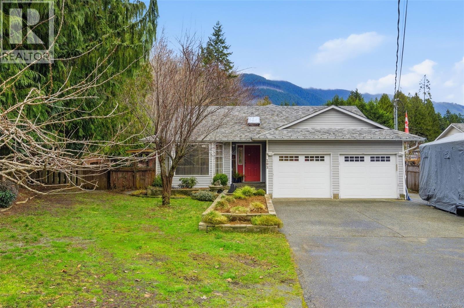 203 Greendale Rd, Lake Cowichan, British Columbia