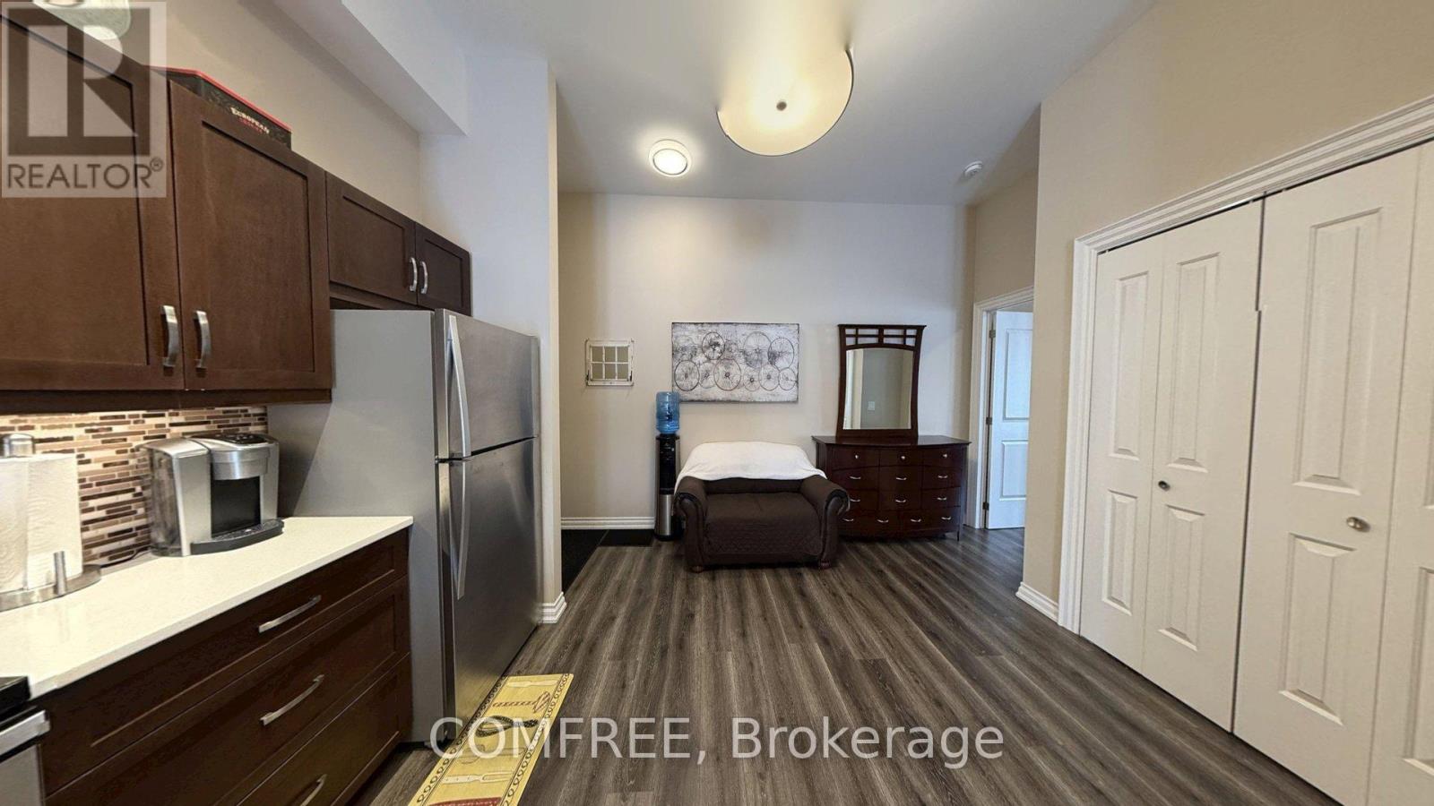 204 - 25 King Street, Kawartha Lakes (Lindsay), Ontario  K9V 1C4 - Photo 8 - X12789546