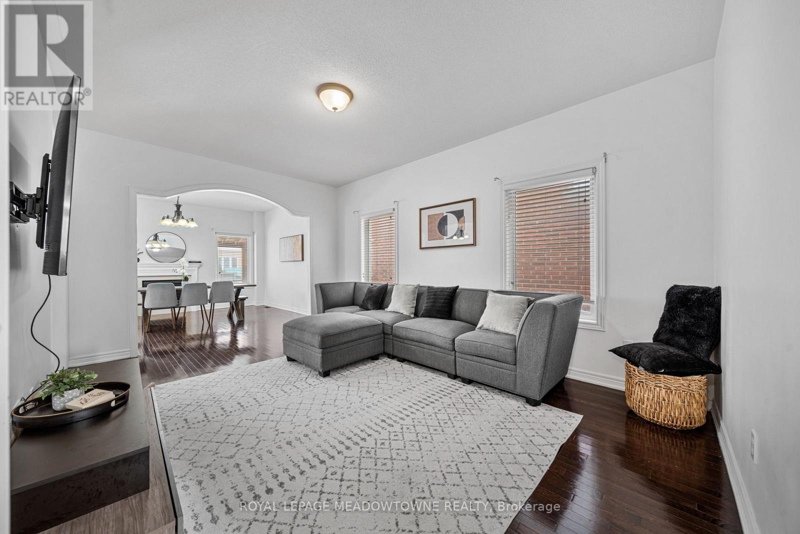 15 New Hampshire Court, Brampton, Ontario  L6S 0B9 - Photo 5 - W12787010