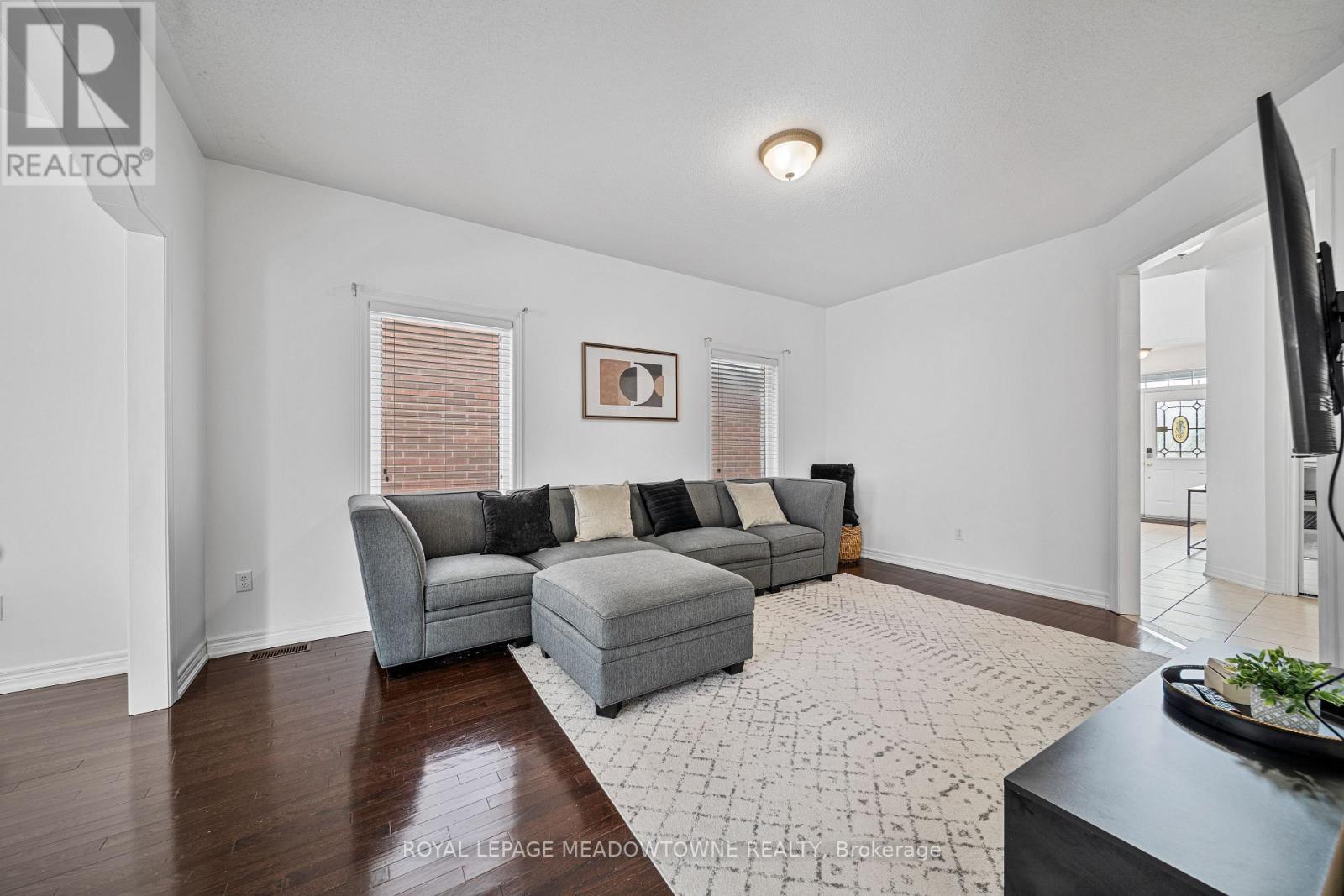 15 New Hampshire Court, Brampton, Ontario  L6S 0B9 - Photo 7 - W12787010