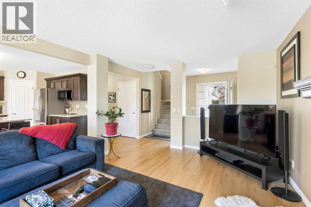 38 Spring Crescent Sw, Calgary, Alberta  T3H 3V2 - Photo 11 - A2265193