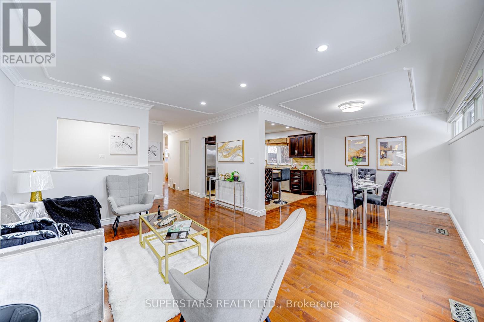 5 Terrington Court, Toronto, Ontario  M3B 2J9 - Photo 3 - C12789580