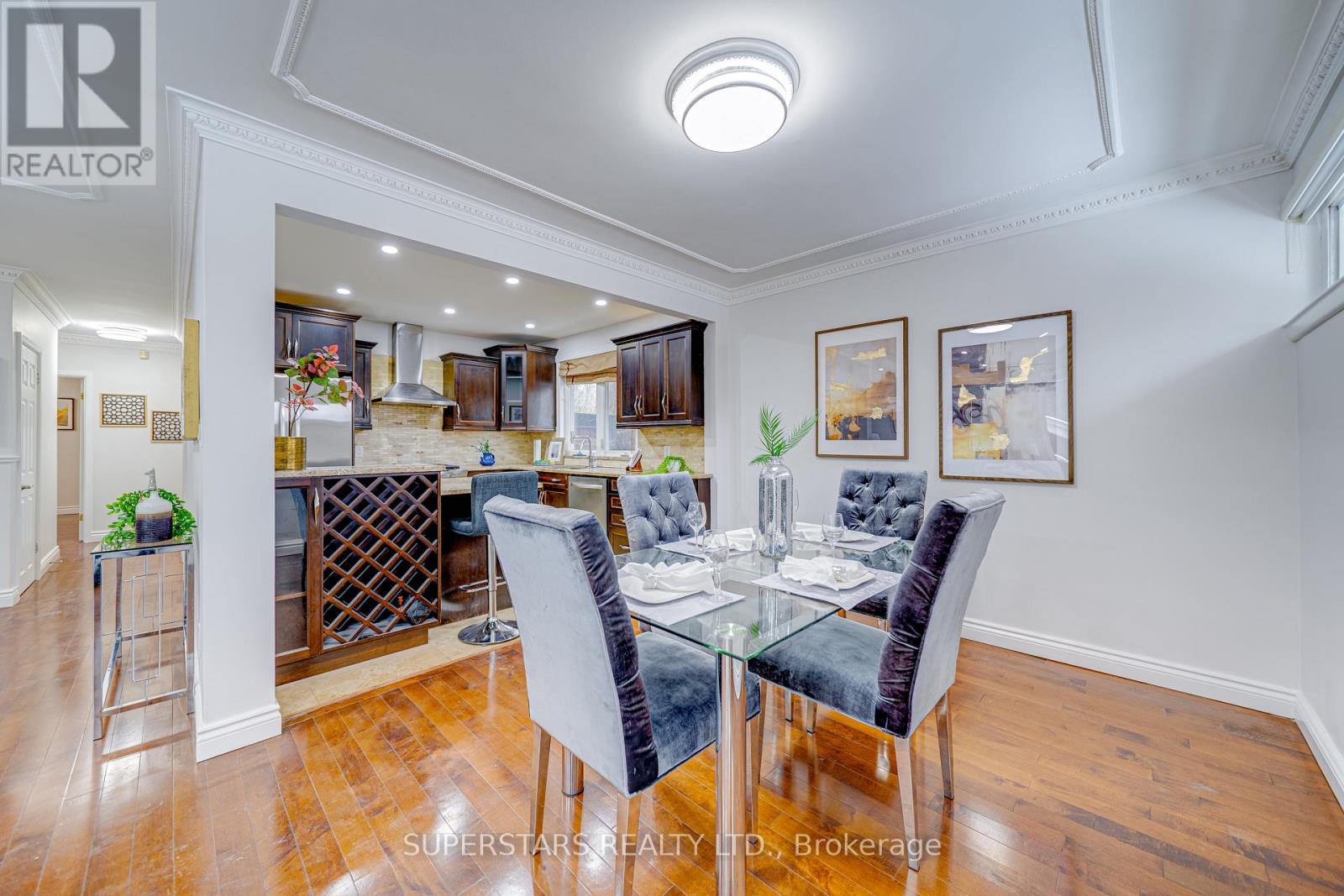 5 Terrington Court, Toronto, Ontario  M3B 2J9 - Photo 4 - C12789592