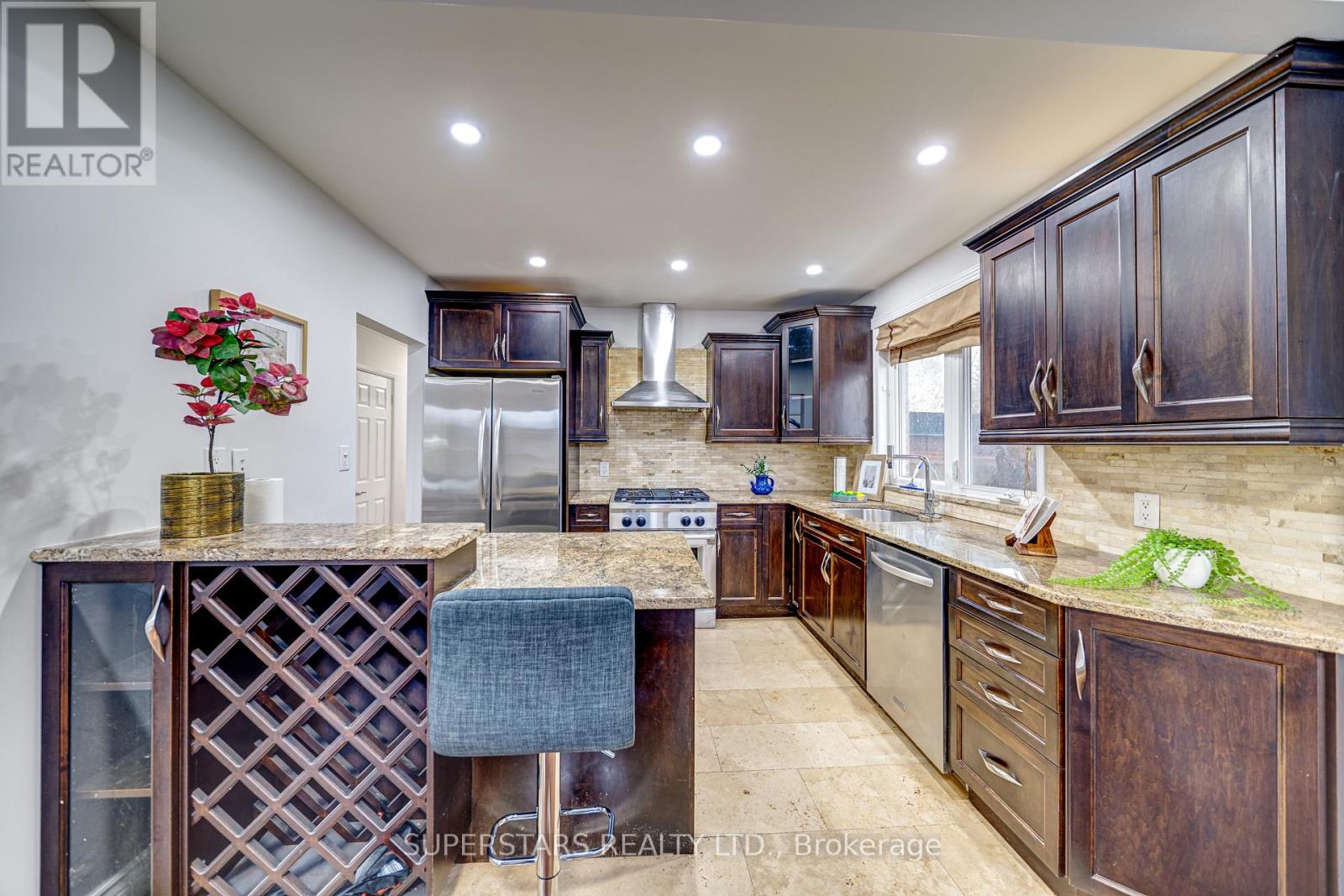 5 Terrington Court, Toronto, Ontario  M3B 2J9 - Photo 6 - C12789592