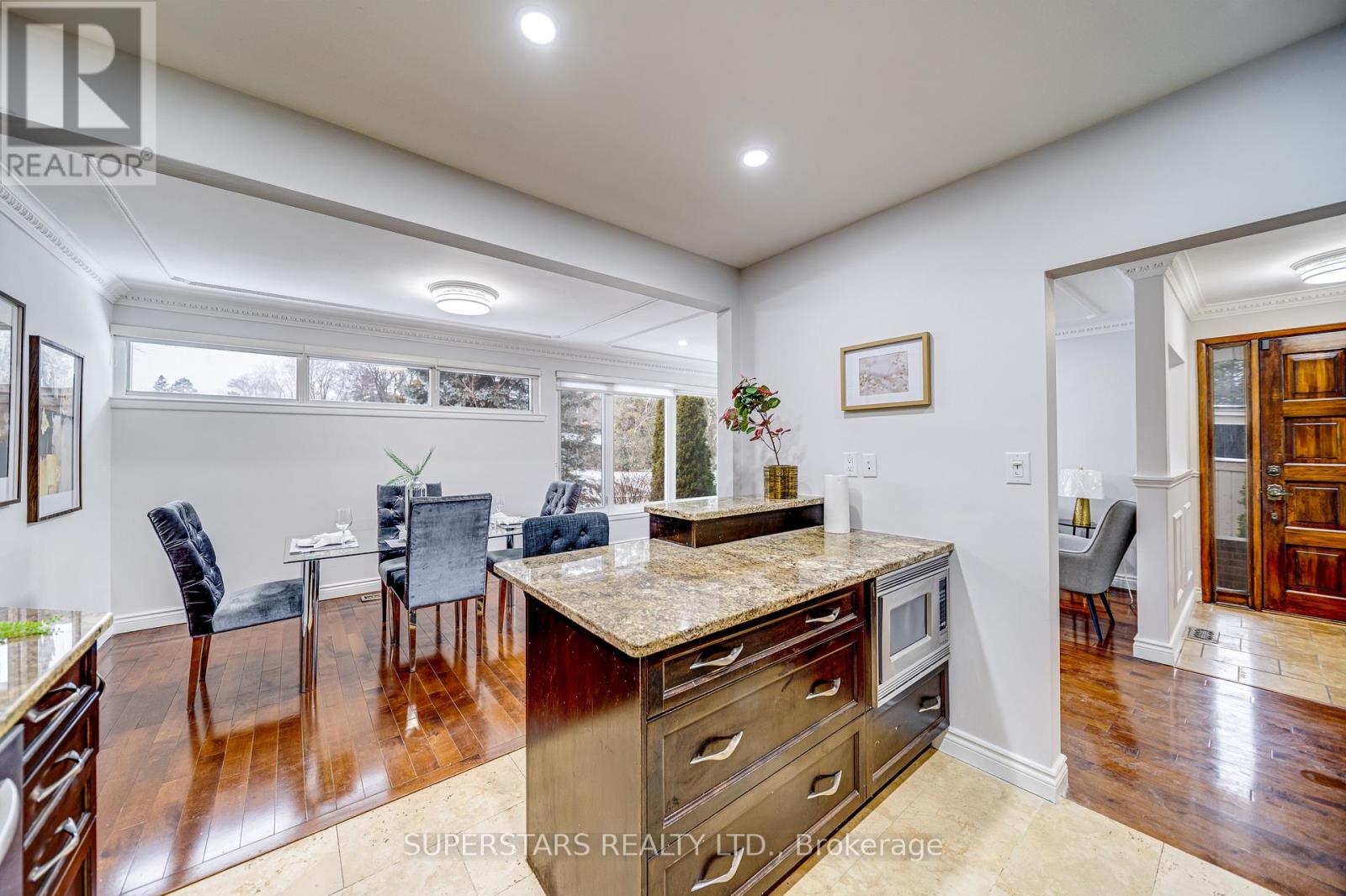 5 Terrington Court, Toronto, Ontario  M3B 2J9 - Photo 9 - C12789592