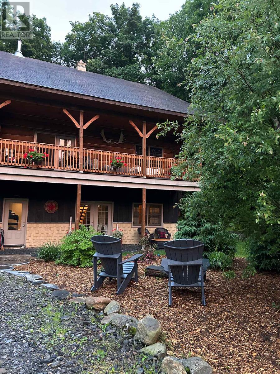 299 Rowanwood Road, Huntsville, Ontario P0B 1M0 - Photo 35 - X12788724