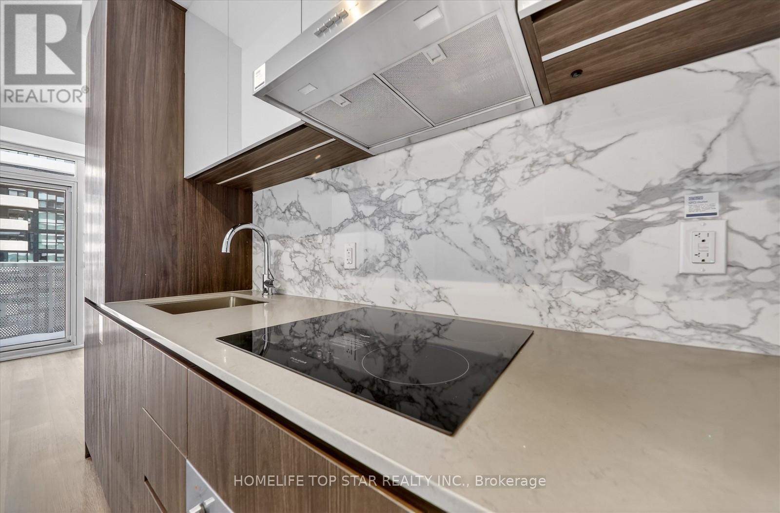 5601 - 8 Interchange Way, Vaughan (Vaughan Corporate Centre), Ontario  L4K 0R2 - Photo 19 - N12789544