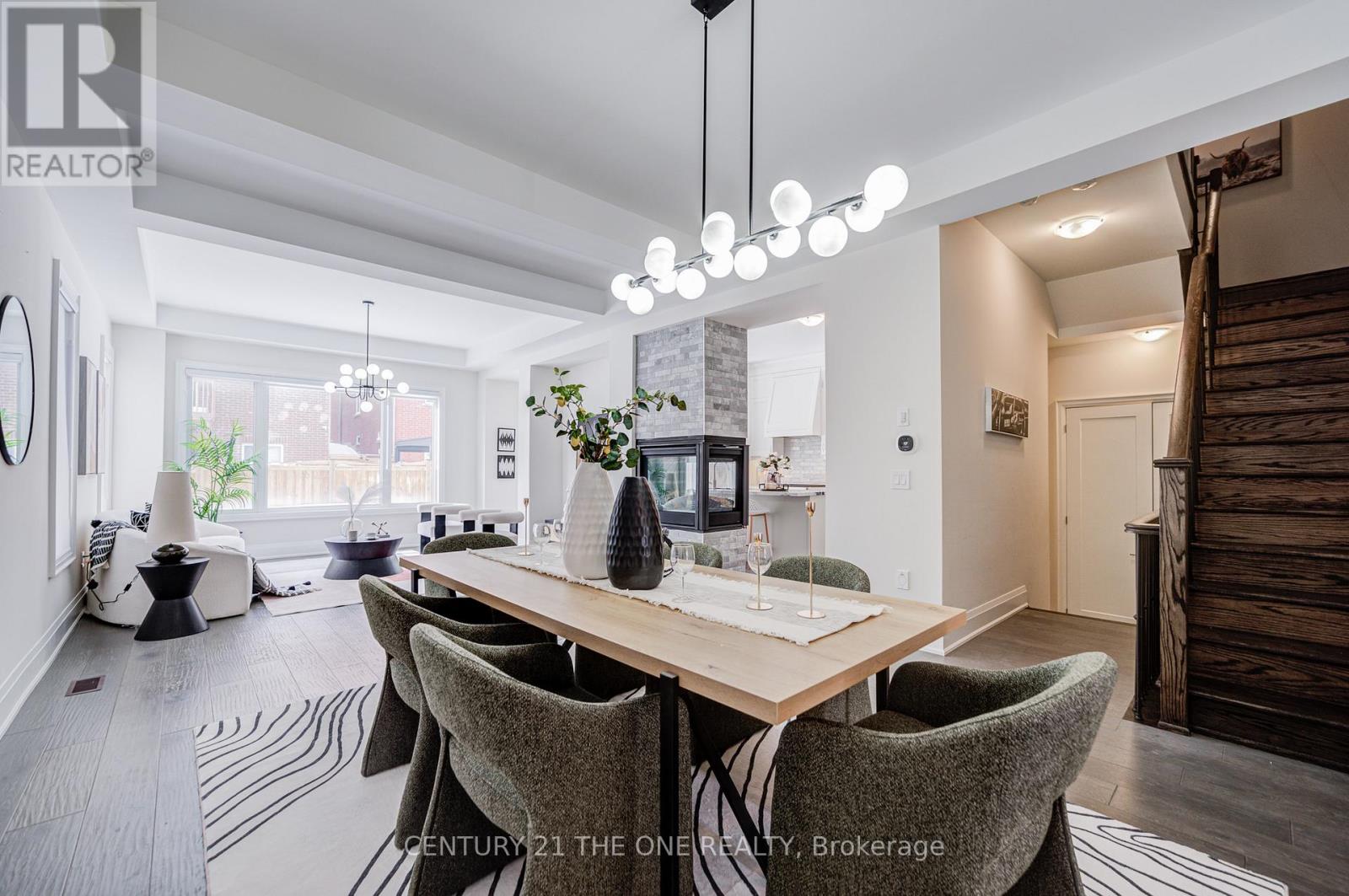 24 Meteorite Street, Richmond Hill, Ontario  L4C 1T3 - Photo 3 - N12786762