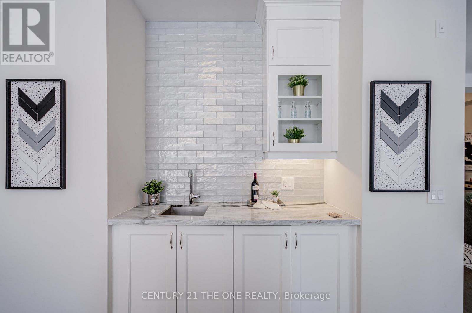 24 Meteorite Street, Richmond Hill, Ontario  L4C 1T3 - Photo 9 - N12786762