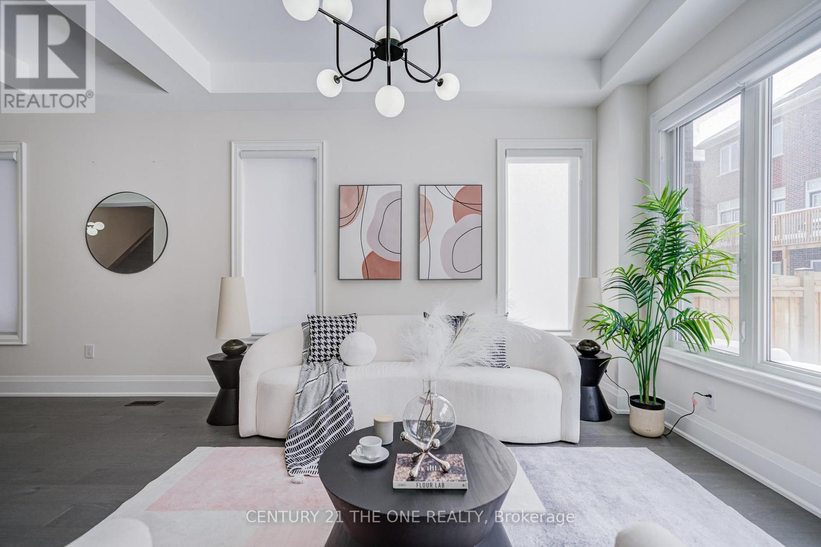 24 Meteorite Street, Richmond Hill, Ontario  L4C 1T3 - Photo 6 - N12786762