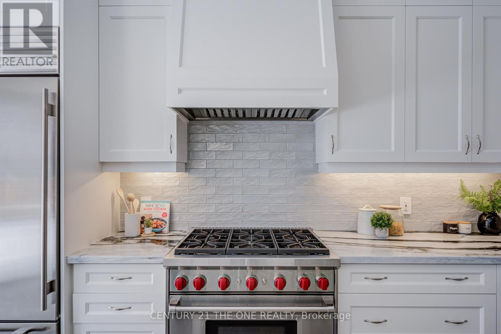 24 Meteorite Street, Richmond Hill, Ontario  L4C 1T3 - Photo 12 - N12786762