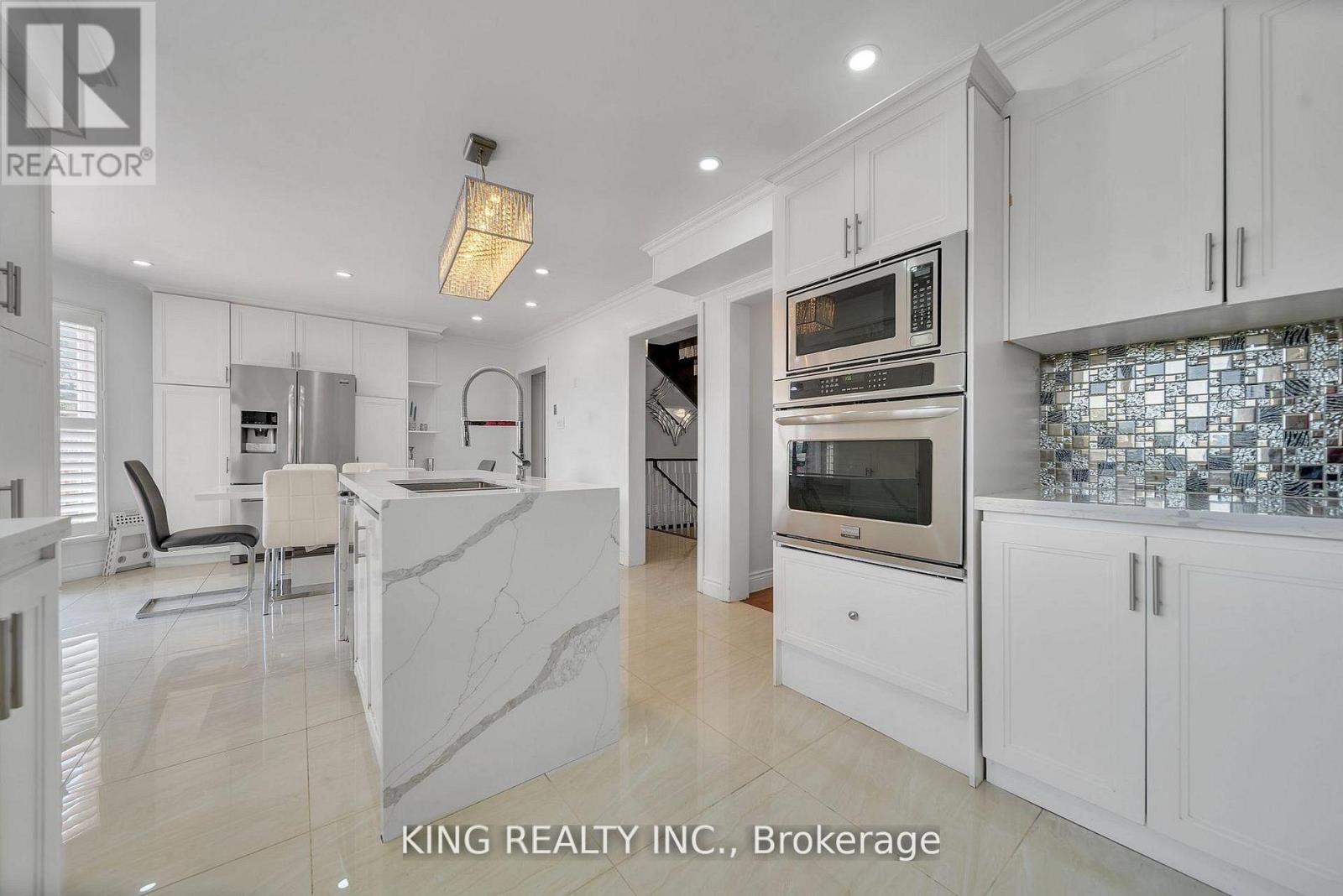 2606 Ambercroft Trail, Mississauga, Ontario  L5M 4K3 - Photo 23 - W12789524