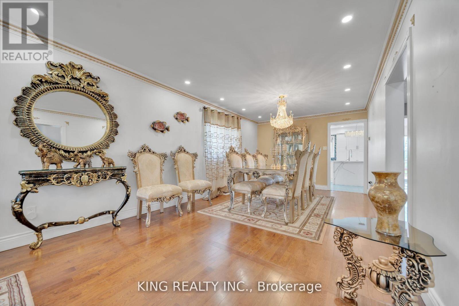 2606 Ambercroft Trail, Mississauga, Ontario  L5M 4K3 - Photo 9 - W12789524