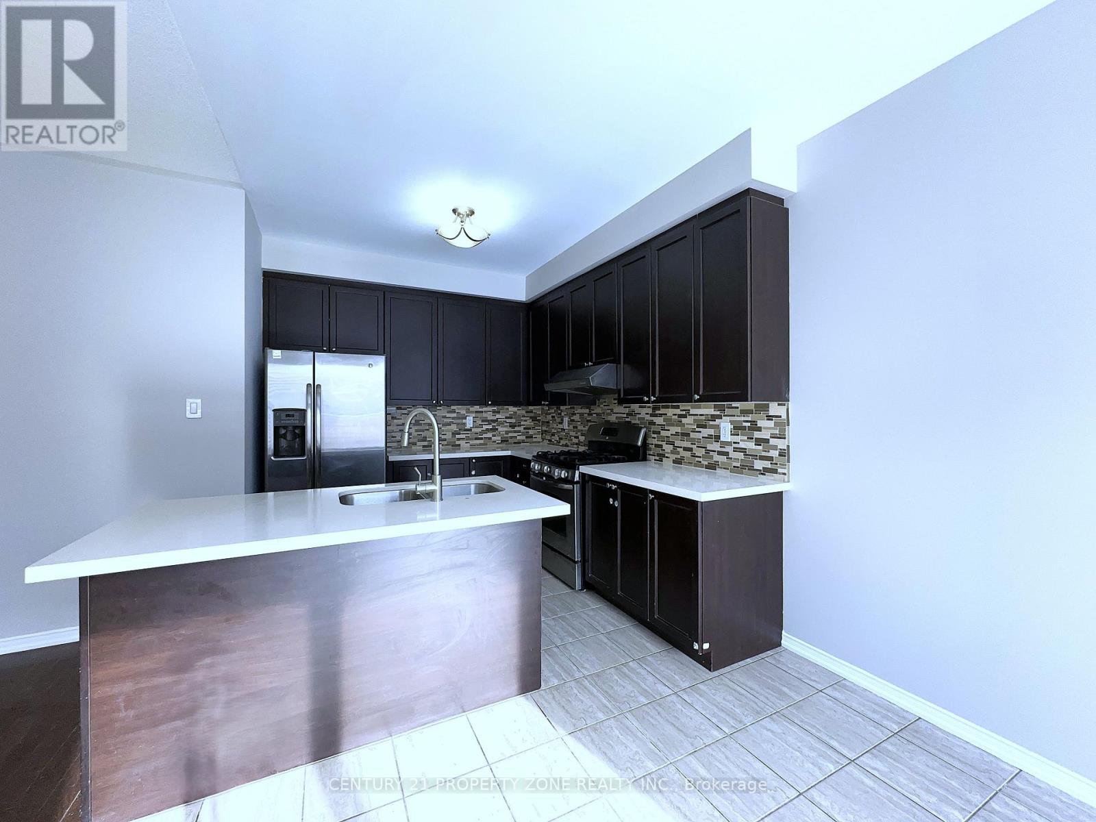 8 Loftsmoor Drive, Brampton, Ontario  L6R 0W2 - Photo 11 - W12789572