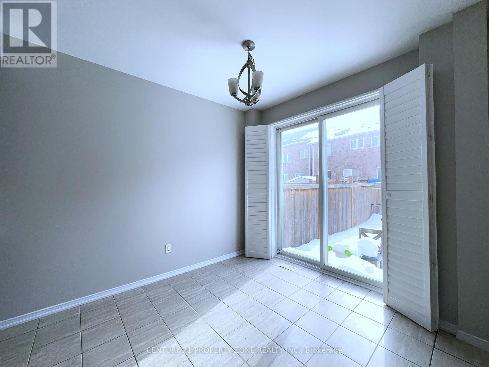 8 Loftsmoor Drive, Brampton, Ontario  L6R 0W2 - Photo 16 - W12789572