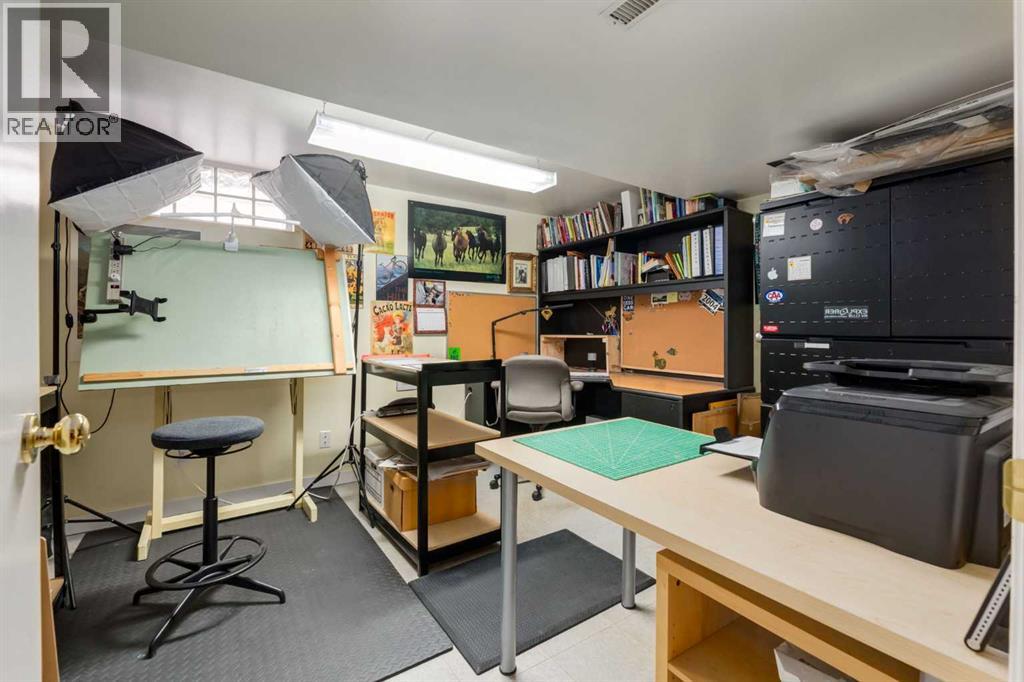 55 Heston Street Nw, Calgary, Alberta  T2K 2C3 - Photo 33 - A2283790