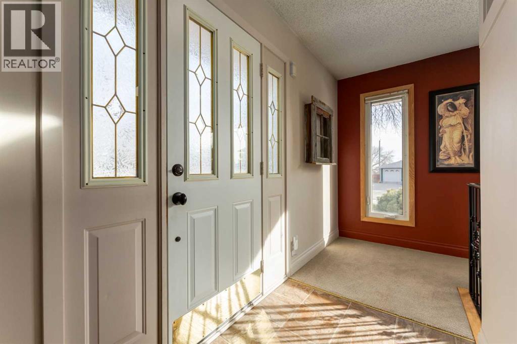 55 Heston Street Nw, Calgary, Alberta  T2K 2C3 - Photo 2 - A2283790