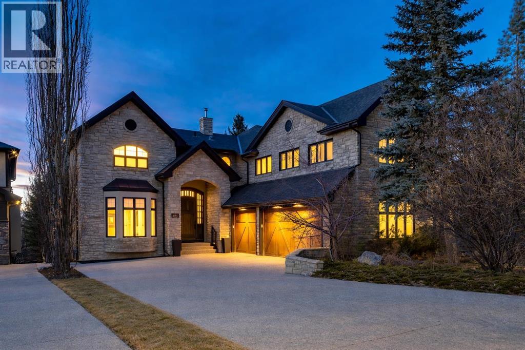 2767 77 Street Sw, Calgary, Alberta  T3H 0G2 - Photo 1 - A2285440