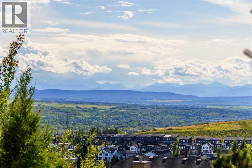 2767 77 Street Sw, Calgary, Alberta  T3H 0G2 - Photo 2 - A2285440