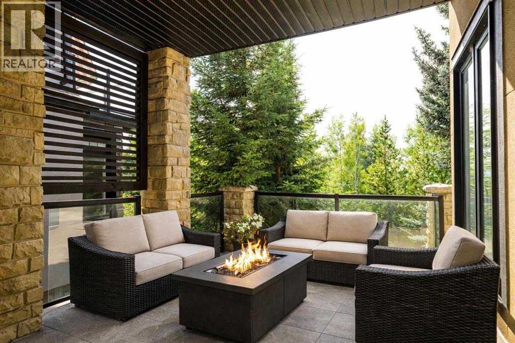 2767 77 Street Sw, Calgary, Alberta  T3H 0G2 - Photo 12 - A2285440