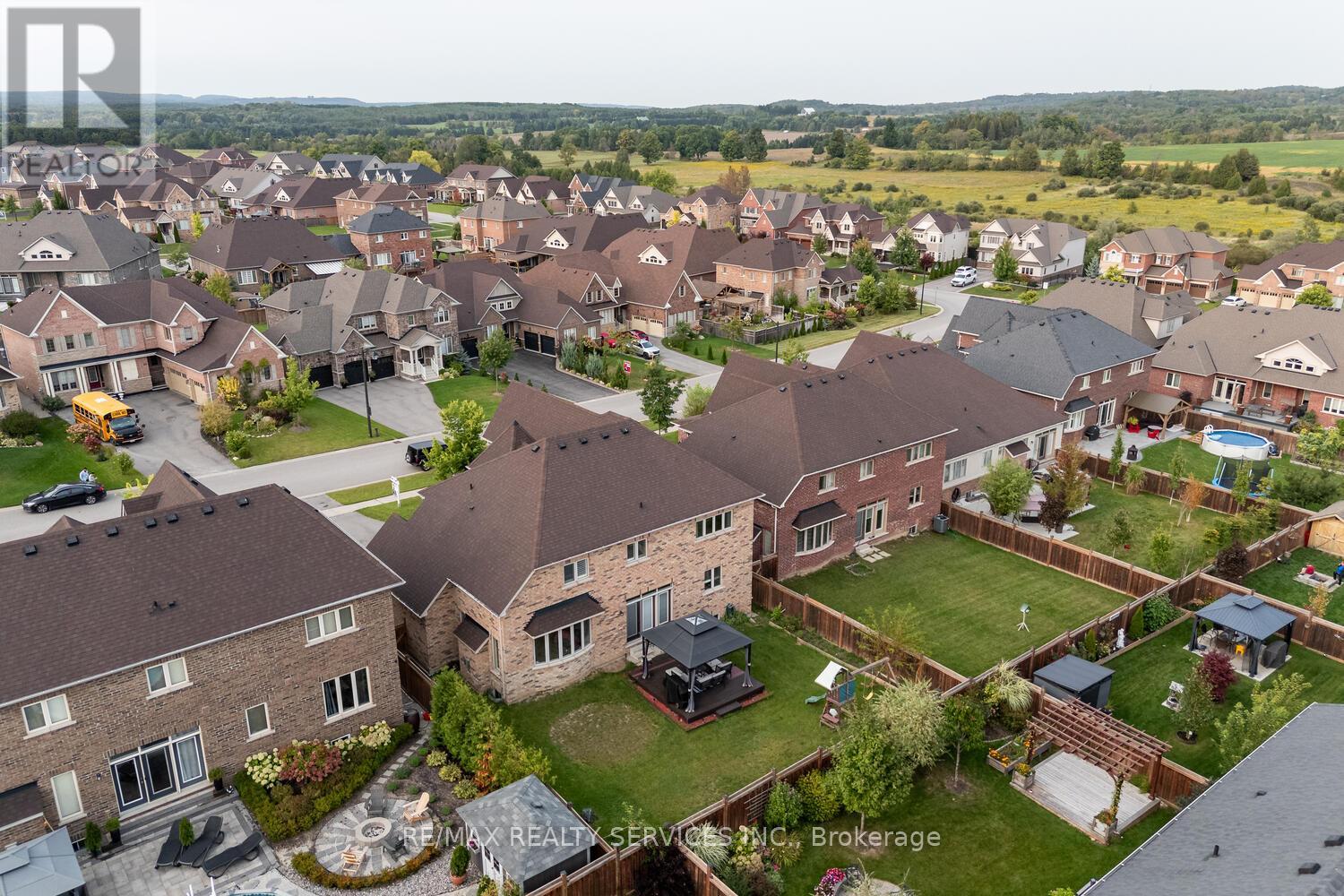 28 Stonegate Avenue, Mono, Ontario  L9W 6X1 - Photo 4 - X12789530