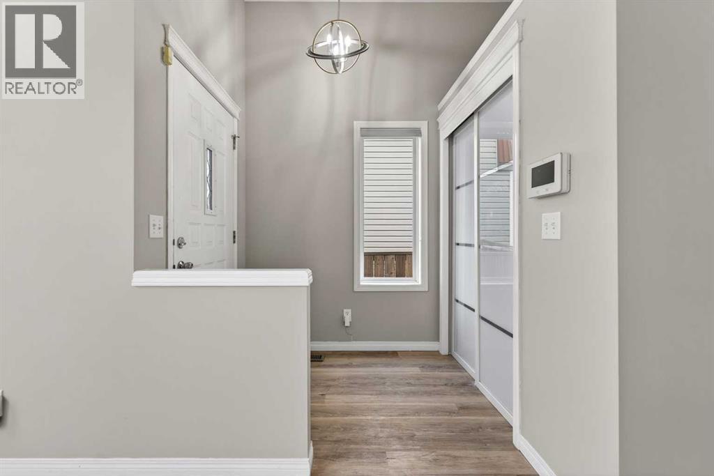 87 Saddlebrook Gardens Ne, Calgary, Alberta  T3J 5m5 - Photo 3 - A2285938