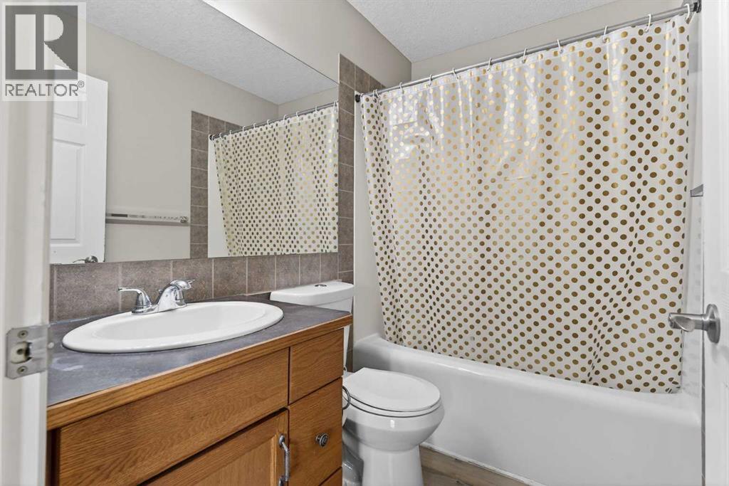 87 Saddlebrook Gardens Ne, Calgary, Alberta  T3J 5m5 - Photo 15 - A2285938