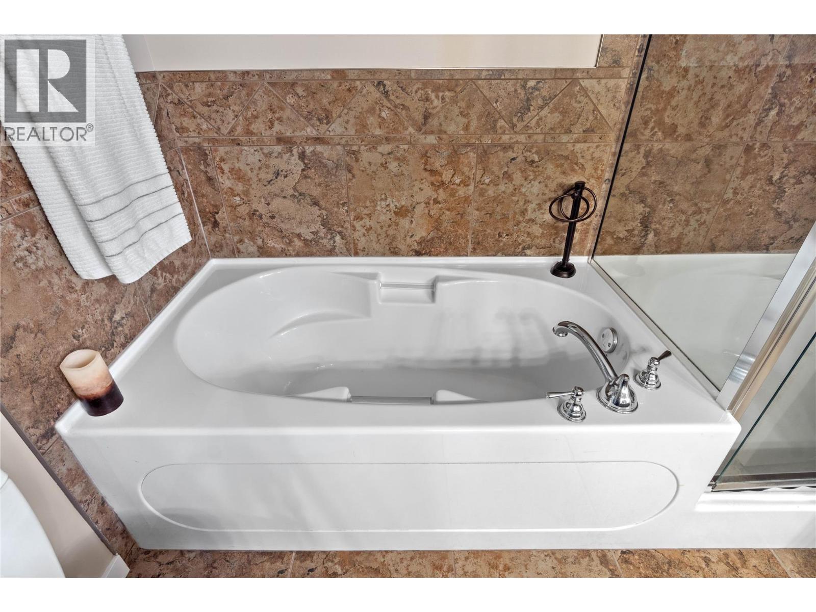 1637 Golf Ridge Way, Kamloops, British Columbia  V2H 0A5 - Photo 25 - 10375306