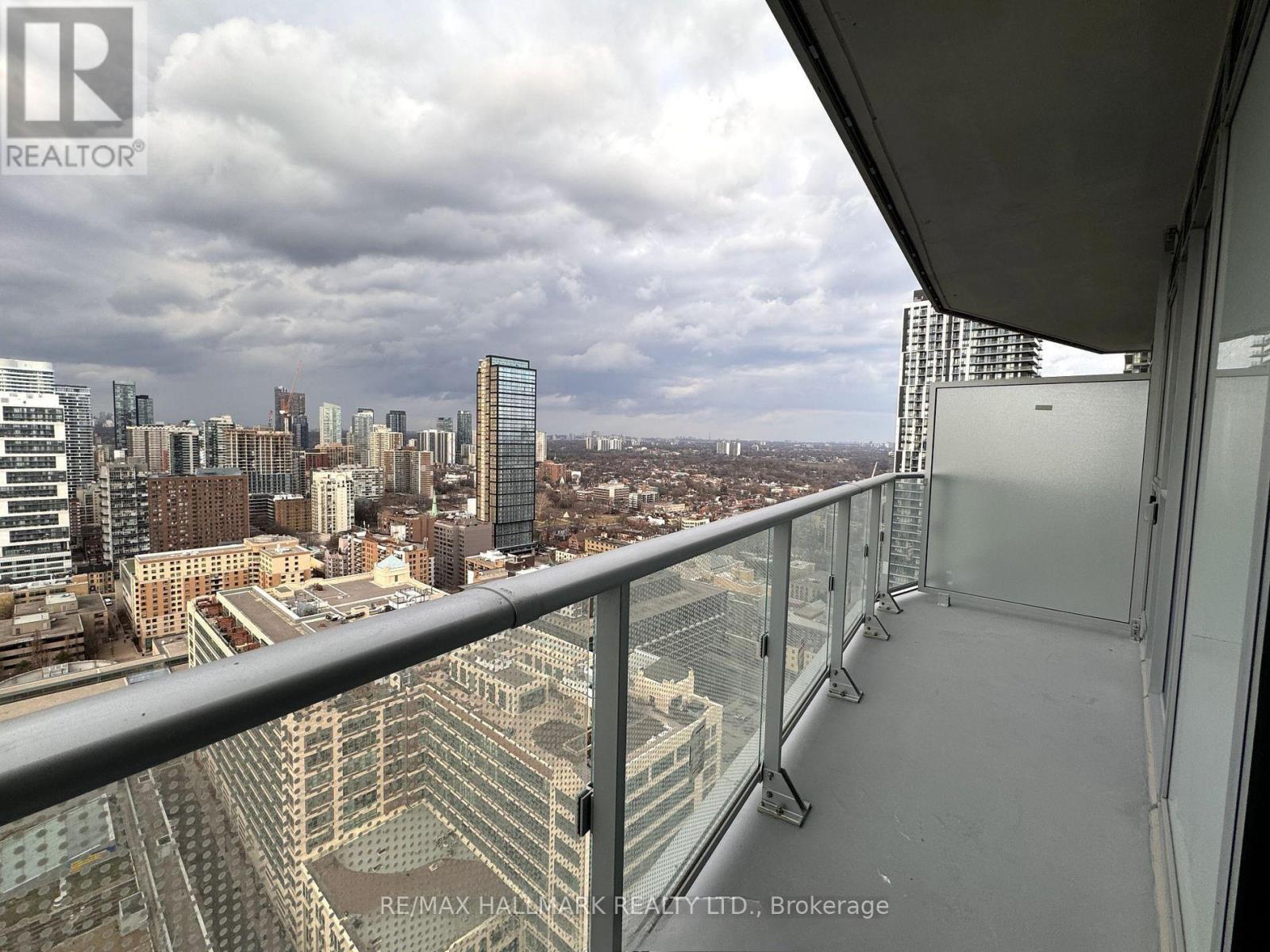 3303 - 100 Dalhousie Street, Toronto, Ontario  M5B 0C7 - Photo 2 - C12789626