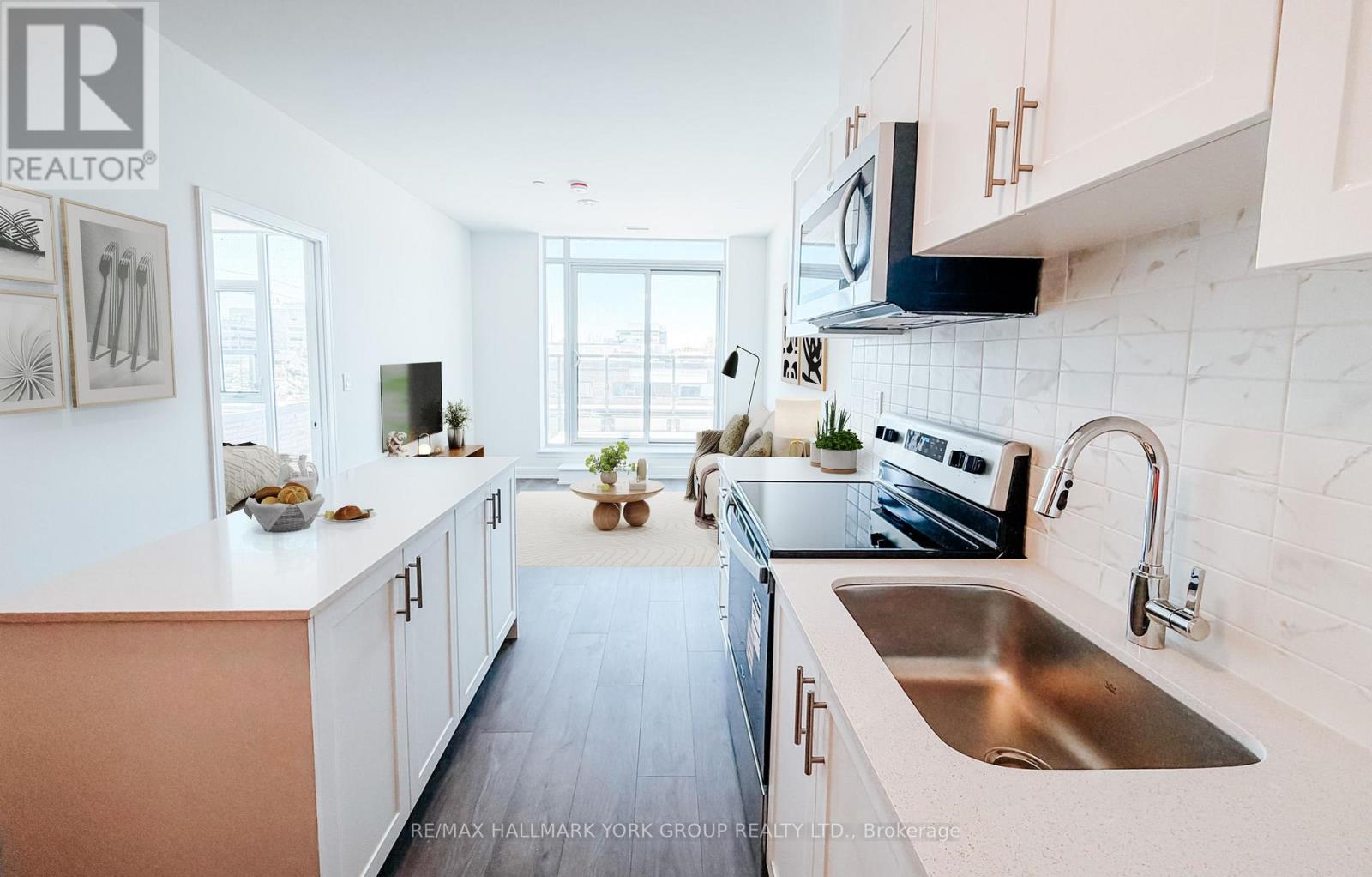 A319 - 705 Davis Drive, Newmarket, Ontario  L3Y 0J2 - Photo 3 - N12789606