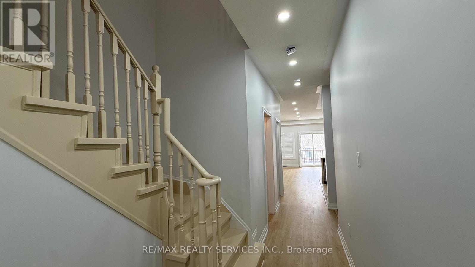 107 Frenchpark Circle, Brampton, Ontario  L6X 0Y5 - Photo 4 - W12778780