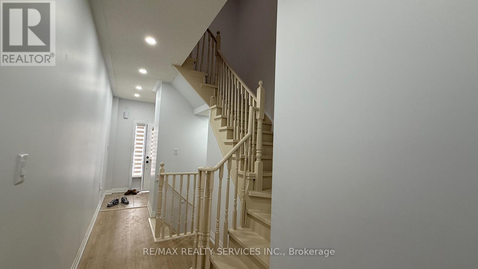 107 Frenchpark Circle, Brampton, Ontario  L6X 0Y5 - Photo 5 - W12778780