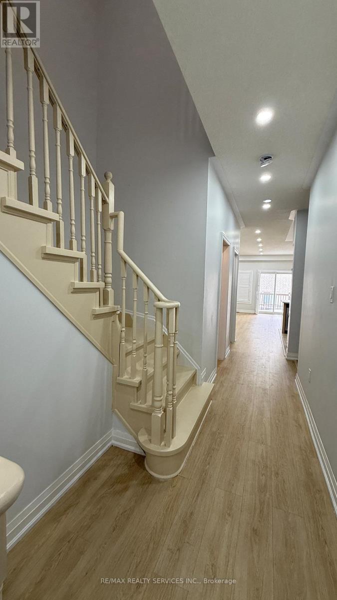 107 Frenchpark Circle, Brampton, Ontario  L6X 0Y5 - Photo 3 - W12778780