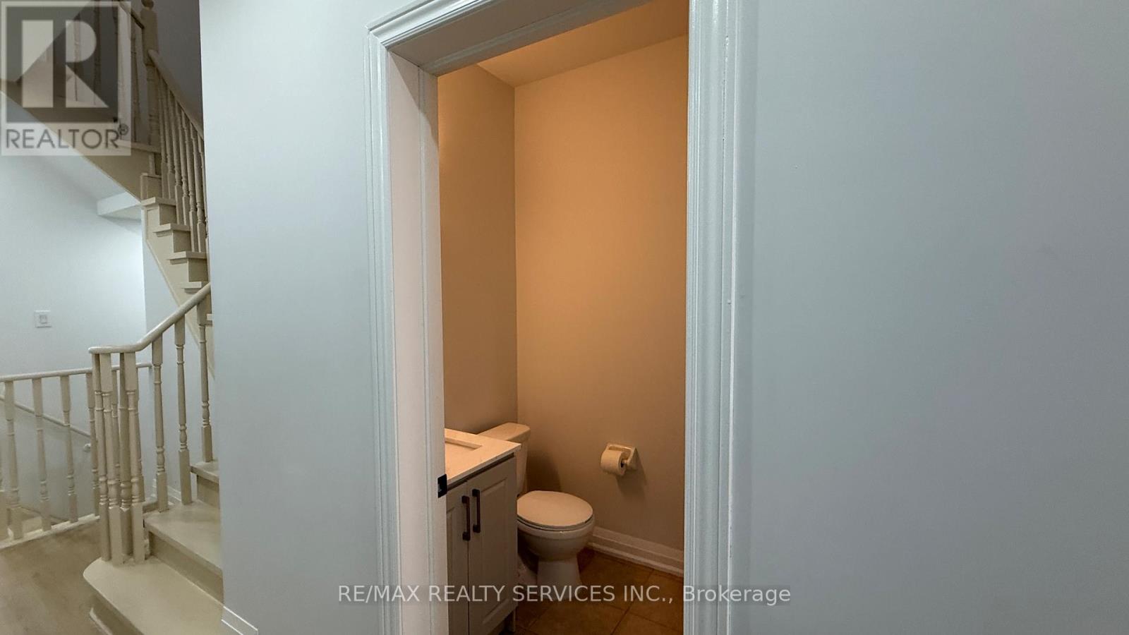 107 Frenchpark Circle, Brampton, Ontario  L6X 0Y5 - Photo 9 - W12778780