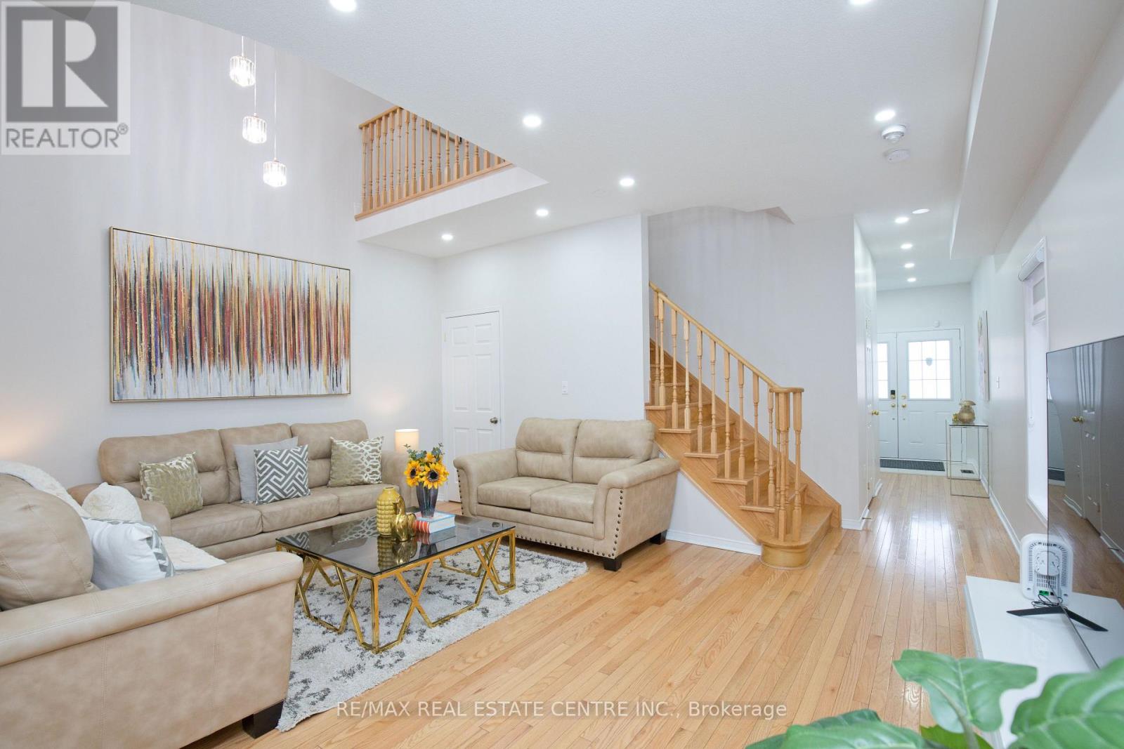 64 Cookview Drive, Brampton, Ontario  L6R 3T6 - Photo 10 - W12789612