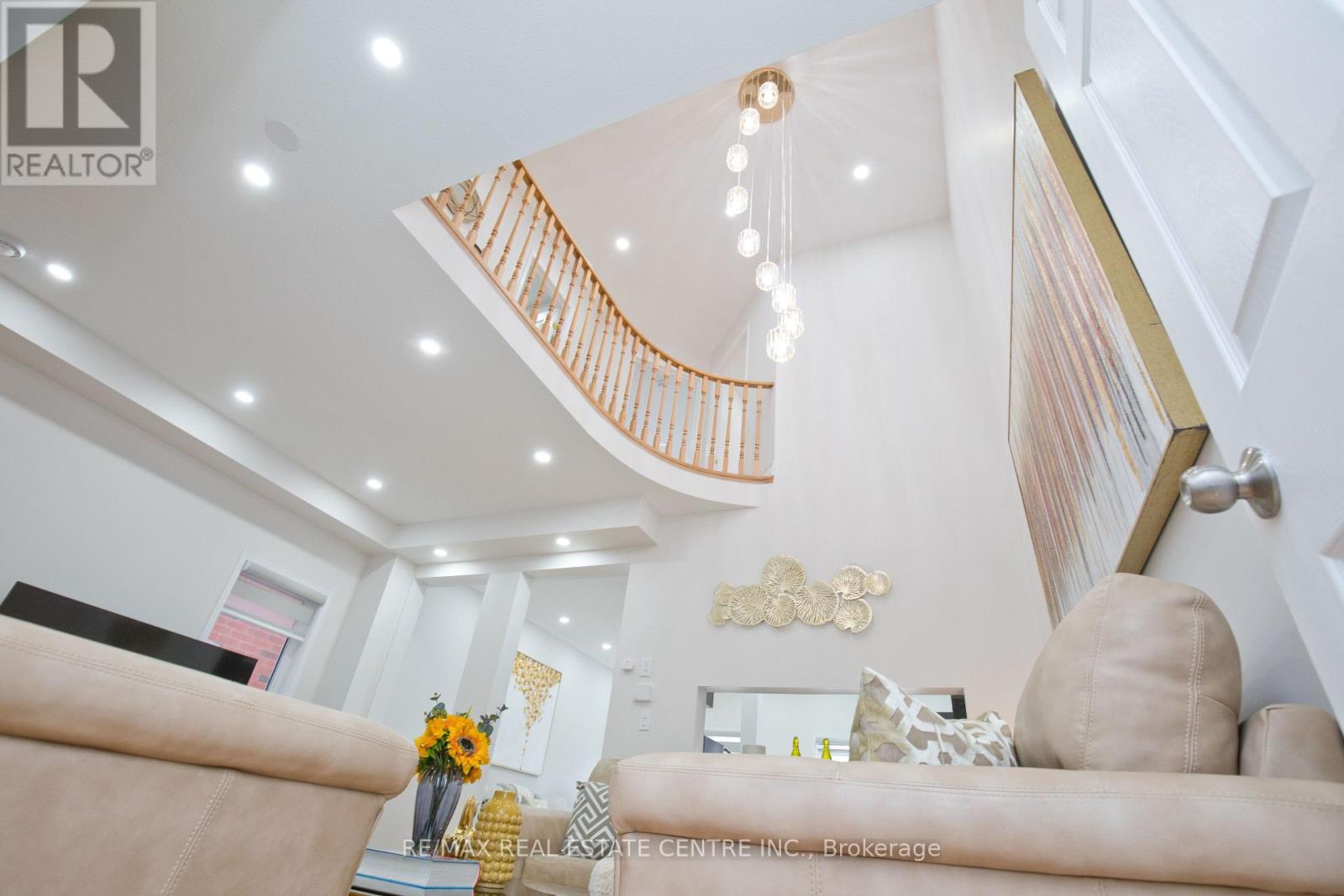 64 Cookview Drive, Brampton, Ontario  L6R 3T6 - Photo 12 - W12789612