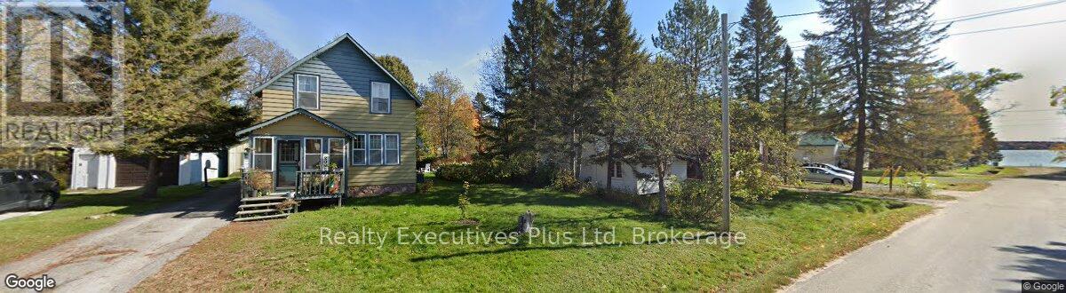 15 BARRIE STREET, Sundridge, Ontario