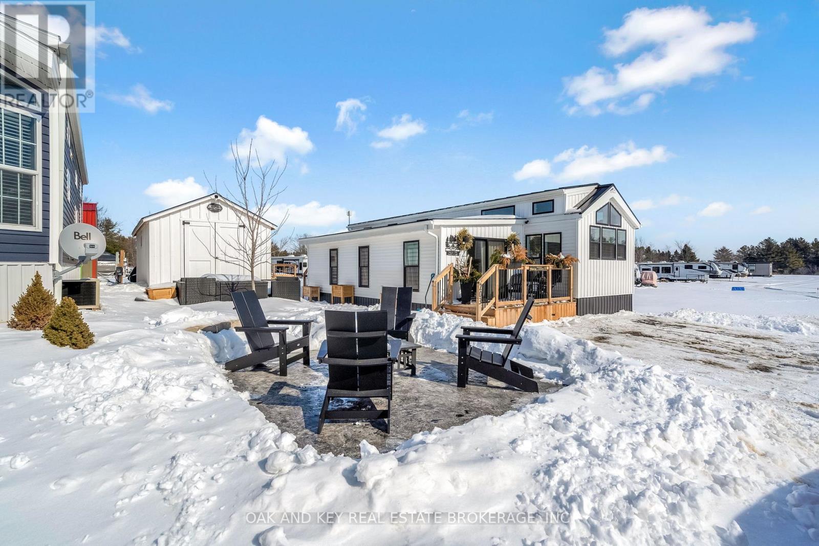 Photo 3 of 48 for 203 - 4838 Switzer Drive