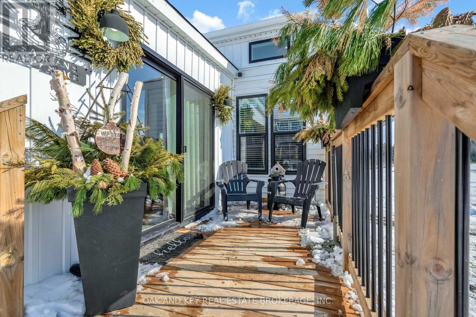 Photo 7 of 48 for 203 - 4838 Switzer Drive