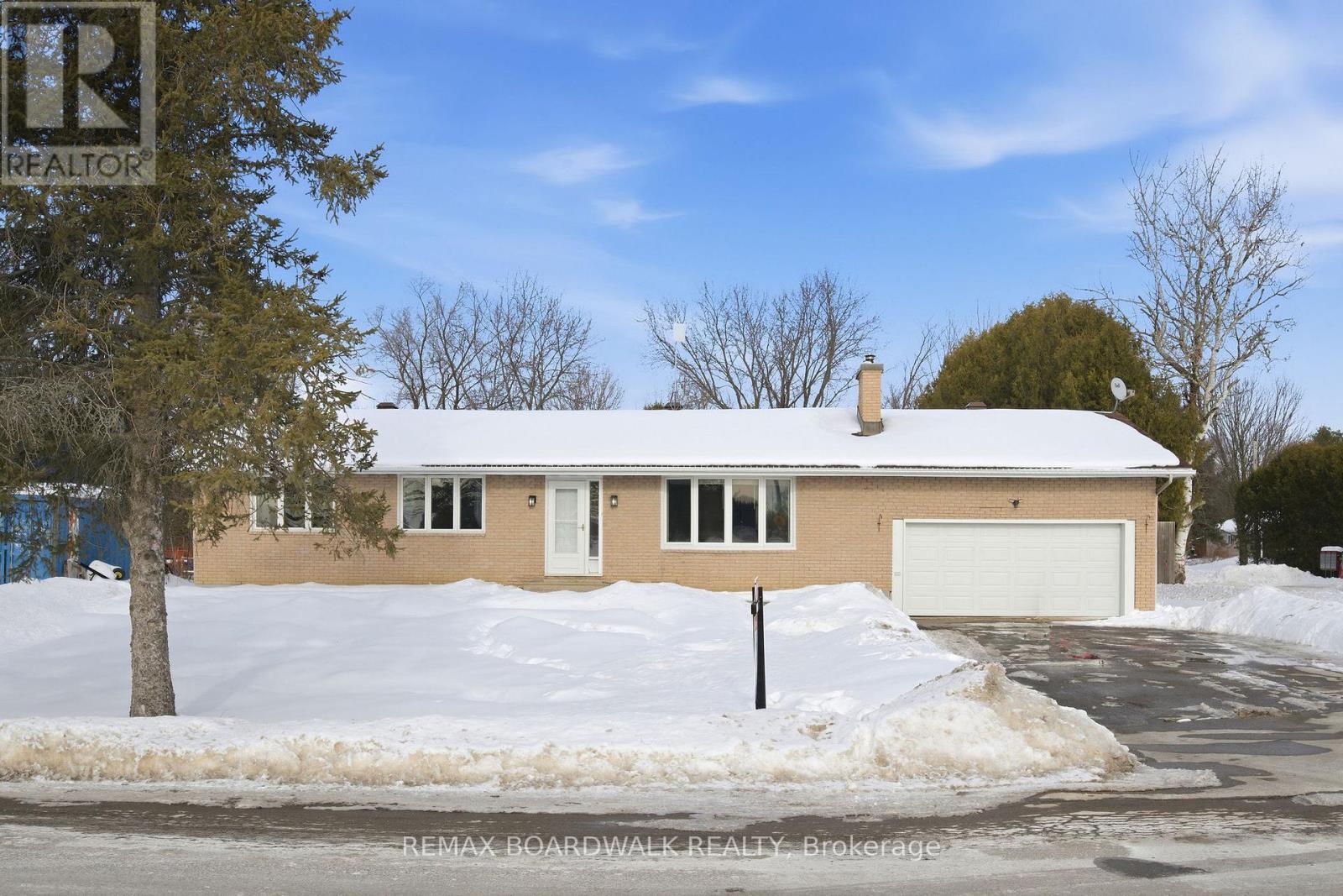 2830 John Shaw Road, Ottawa, Ontario  K0A 2H0 - Photo 1 - X12789654