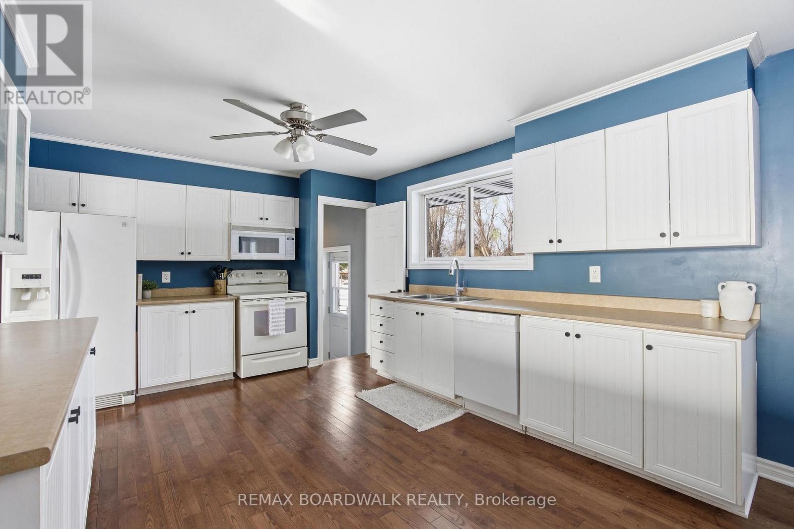 2830 John Shaw Road, Ottawa, Ontario  K0A 2H0 - Photo 12 - X12789654