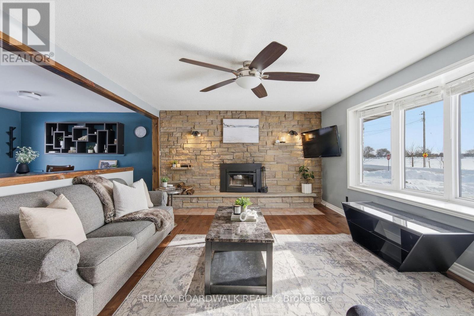 2830 John Shaw Road, Ottawa, Ontario  K0A 2H0 - Photo 3 - X12789654