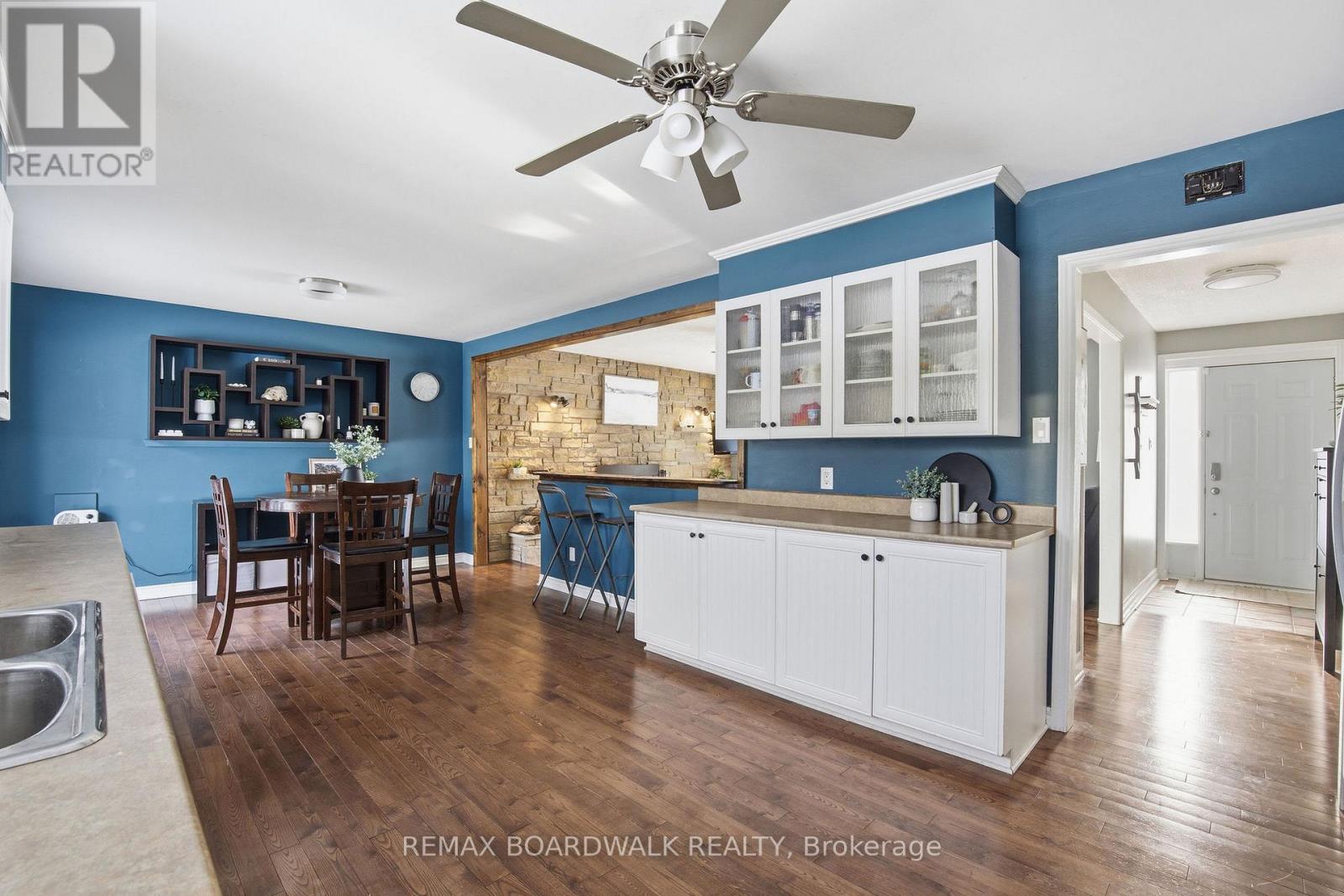 2830 John Shaw Road, Ottawa, Ontario  K0A 2H0 - Photo 8 - X12789654