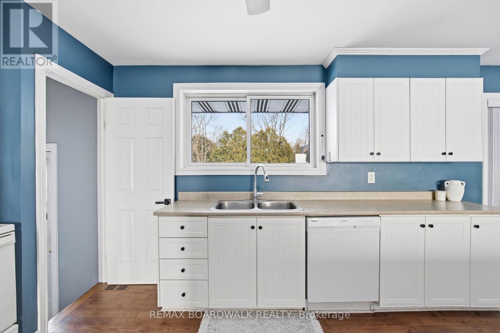 2830 John Shaw Road, Ottawa, Ontario  K0A 2H0 - Photo 9 - X12789654