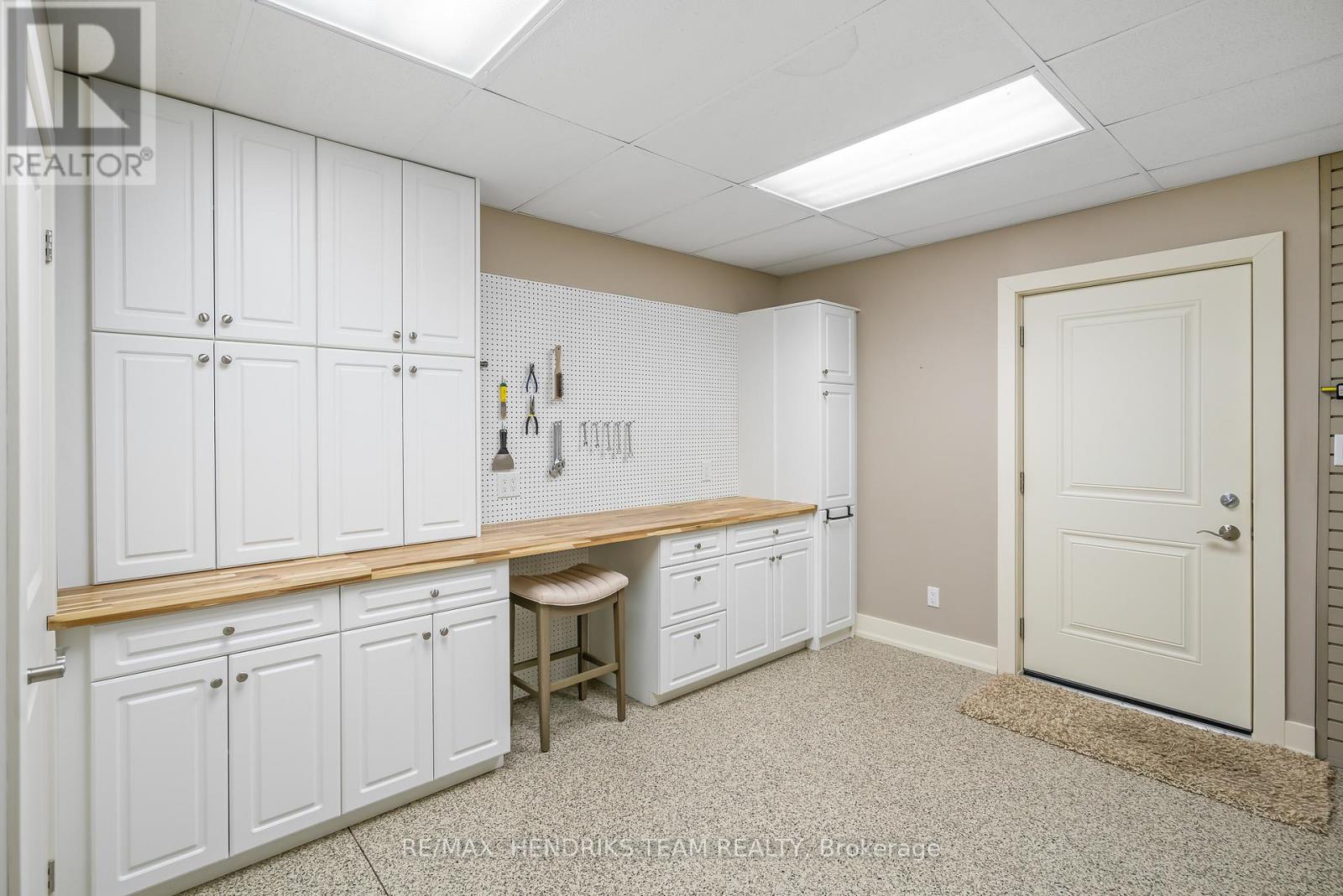 20 - 19 Lake Street, Grimsby (Grimsby Beach), Ontario  L3M 0C3 - Photo 6 - X12789652