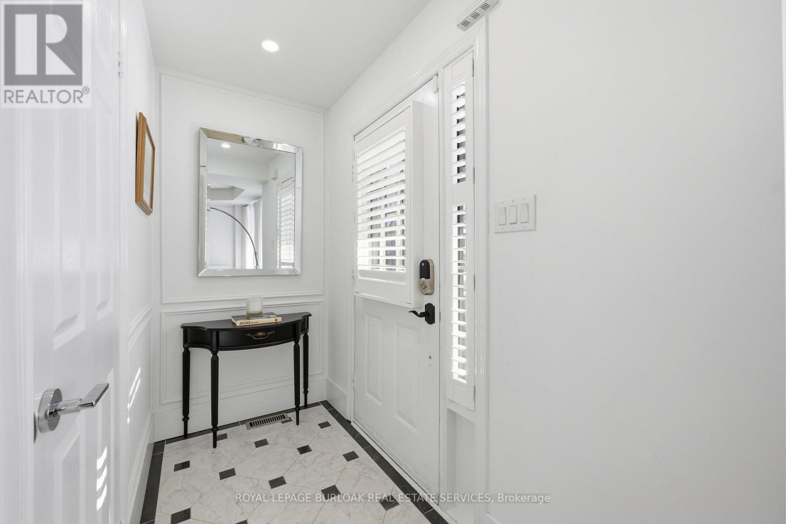 191 Gatwick Drive, Oakville, Ontario  L6H 6T6 - Photo 5 - W12780622